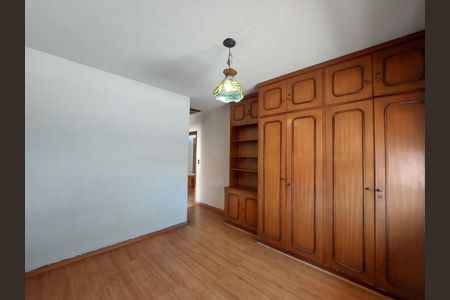 Casa à venda com 280m², 4 quartos e 5 vagas Casa à venda com 280m², 4 quartos e 5 vagasSuíte 3