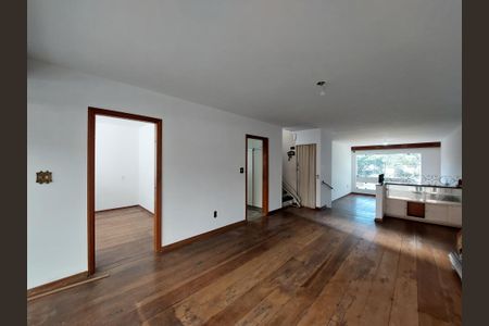 Casa à venda com 280m², 4 quartos e 5 vagas Casa à venda com 280m², 4 quartos e 5 vagasSala de Jantar