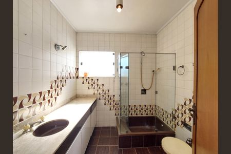 Casa à venda com 280m², 4 quartos e 5 vagas Casa à venda com 280m², 4 quartos e 5 vagasBanheiro Suíte 3