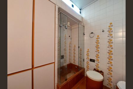 Casa à venda com 280m², 4 quartos e 5 vagas Casa à venda com 280m², 4 quartos e 5 vagasBanheiro Suíte 4