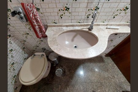 Casa à venda com 280m², 4 quartos e 5 vagas Casa à venda com 280m², 4 quartos e 5 vagasLavabo