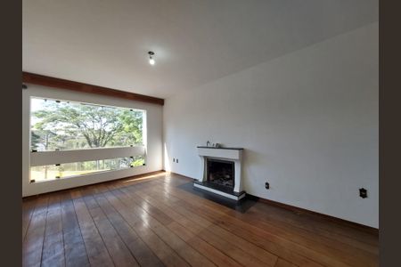 Casa à venda com 280m², 4 quartos e 5 vagas Casa à venda com 280m², 4 quartos e 5 vagasSala