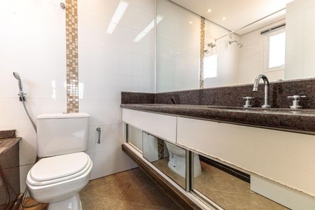 Apartamento à venda com 100m², 2 quartos e 2 vagasBanheiro da Suíte