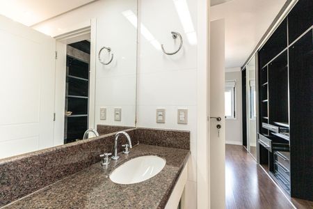 Apartamento à venda com 100m², 2 quartos e 2 vagasBanheiro da Suíte