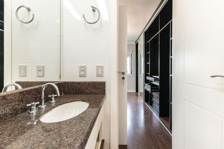 Apartamento à venda com 100m², 2 quartos e 2 vagasBanheiro da Suíte