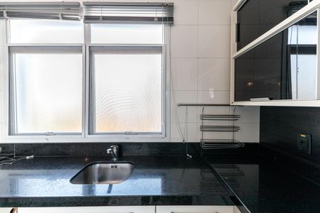 Apartamento à venda com 100m², 2 quartos e 2 vagasCozinha