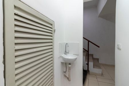 Casa à venda com 150m², 4 quartos e sem vaga Casa à venda com 150m², 4 quartos e sem vagaBanheiro de Serviço