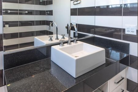 Apartamento para alugar com 130m², 3 quartos e 3 vagasBanheiro Social