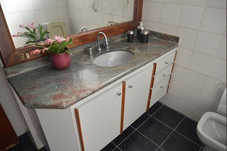 Apartamento à venda com 170m², 3 quartos e 2 vagasBanheiro Social