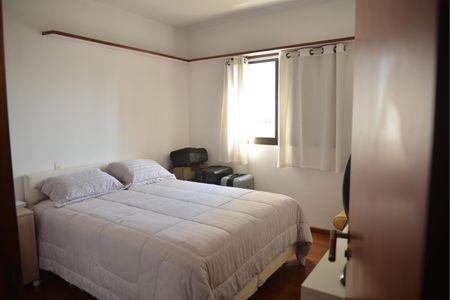 Apartamento à venda com 170m², 3 quartos e 2 vagasQuarto 2