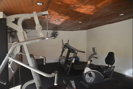 Apartamento à venda com 170m², 3 quartos e 2 vagasÁrea comum - Academia