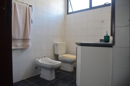 Apartamento à venda com 170m², 3 quartos e 2 vagasBanheiro do Quarto 1
