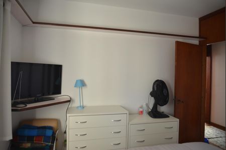 Apartamento à venda com 170m², 3 quartos e 2 vagasQuarto 2