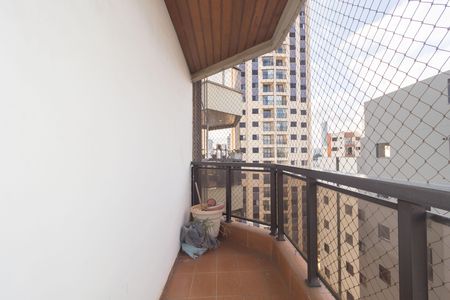 Apartamento à venda com 133m², 3 quartos e 2 vagas Apartamento à venda com 133m², 3 quartos e 2 vagasVaranda