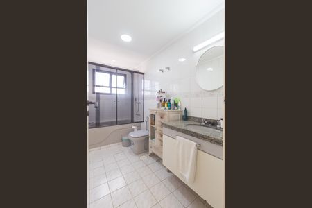 Apartamento à venda com 133m², 3 quartos e 2 vagas Apartamento à venda com 133m², 3 quartos e 2 vagasBanheiro da Suíte 3