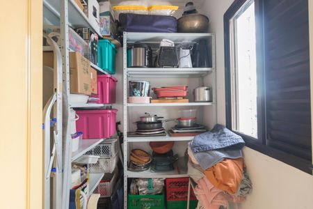 Apartamento à venda com 133m², 3 quartos e 2 vagas Apartamento à venda com 133m², 3 quartos e 2 vagasQuarto de Serviço