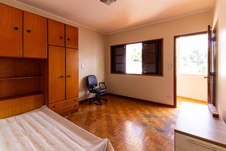 Casa à venda com 228m², 3 quartos e 5 vagasQuarto 2