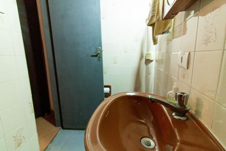 Casa à venda com 228m², 3 quartos e 5 vagasBanheiro da Edícula