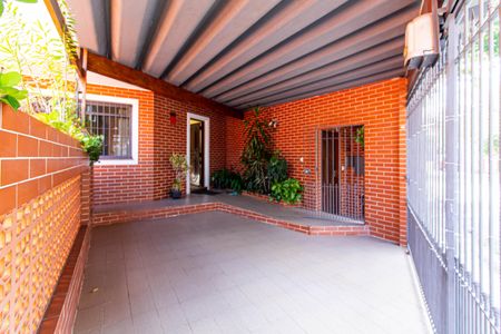 Casa à venda com 228m², 3 quartos e 5 vagasEntrada