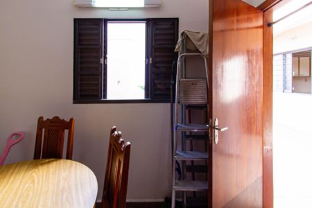 Casa à venda com 228m², 3 quartos e 5 vagasQuarto de Serviço