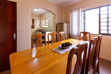 Casa à venda com 228m², 3 quartos e 5 vagasCopa