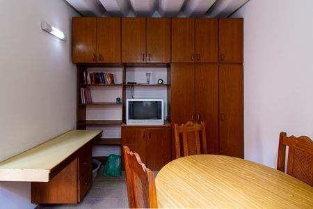 Casa à venda com 228m², 3 quartos e 5 vagasQuarto de Serviço