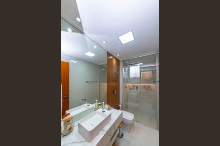 Apartamento à venda com 170m², 3 quartos e 2 vagas Apartamento à venda com 170m², 3 quartos e 2 vagasBanheiro Social