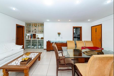 Apartamento à venda com 170m², 3 quartos e 2 vagas Apartamento à venda com 170m², 3 quartos e 2 vagasSala