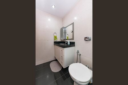 Apartamento à venda com 170m², 3 quartos e 2 vagas Apartamento à venda com 170m², 3 quartos e 2 vagasBanheiro da Suíte