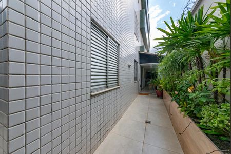 Apartamento à venda com 170m², 3 quartos e 2 vagas Apartamento à venda com 170m², 3 quartos e 2 vagasÁrea externa