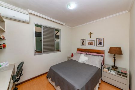 Apartamento à venda com 170m², 3 quartos e 2 vagas Apartamento à venda com 170m², 3 quartos e 2 vagasSuíte