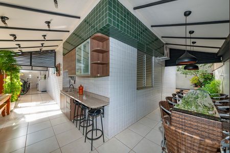 Apartamento à venda com 170m², 3 quartos e 2 vagas Apartamento à venda com 170m², 3 quartos e 2 vagasÁrea gourmet