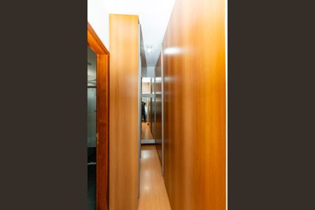 Apartamento à venda com 170m², 3 quartos e 2 vagas Apartamento à venda com 170m², 3 quartos e 2 vagasCloset da suíte