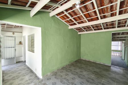 Casa à venda com 109m², 2 quartos e 1 vagaQuintal