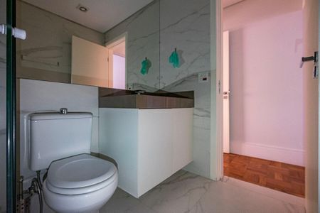 Apartamento à venda com 130m², 2 quartos e 1 vagaSuíte 2 - Banheiro