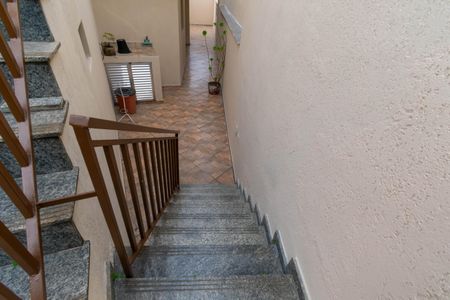 Casa para alugar com 175m², 3 quartos e 5 vagasEscada