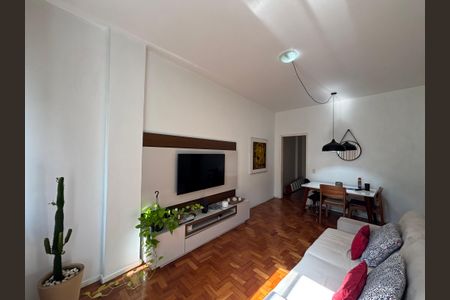 Apartamento à venda com 73m², 2 quartos e 1 vagaSala