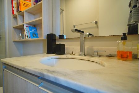 Apartamento à venda com 64m², 2 quartos e 1 vagaBanheiro corredor