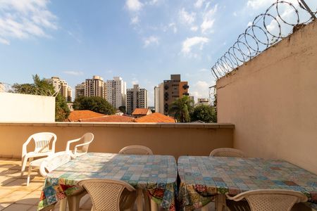 Casa à venda com 233m², 5 quartos e 6 vagasQuintal dos Fundos - Solarium