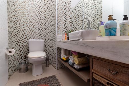 Casa à venda com 233m², 5 quartos e 6 vagasLavabo