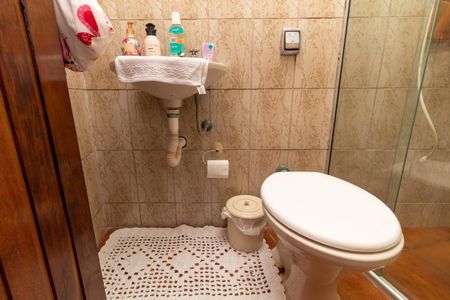 Casa à venda com 233m², 5 quartos e 6 vagasEdícula - Banheiro