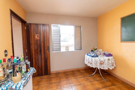 Casa à venda com 233m², 5 quartos e 6 vagasEdícula - Quarto 4