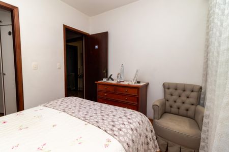 Casa à venda com 233m², 5 quartos e 6 vagasSuite