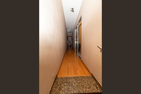 Casa à venda com 233m², 5 quartos e 6 vagasCorredor dos Dormitórios