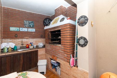 Casa à venda com 233m², 5 quartos e 6 vagasEdícula - Churrasqueira