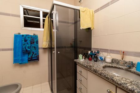 Casa à venda com 233m², 5 quartos e 6 vagasBanheiro da Suíte