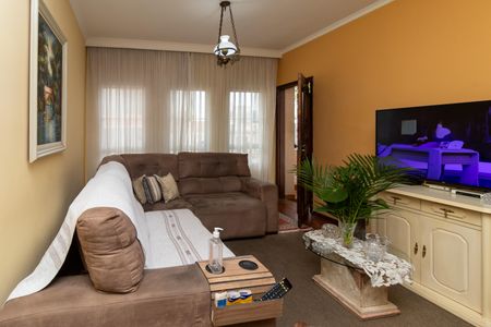 Casa à venda com 233m², 5 quartos e 6 vagasSala