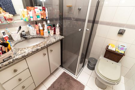 Casa à venda com 233m², 5 quartos e 6 vagasBanheiro do Corredor