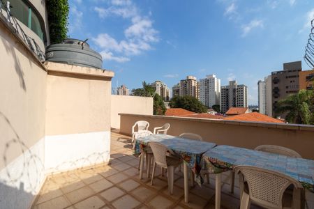 Casa à venda com 233m², 5 quartos e 6 vagasQuintal dos Fundos - Solarium