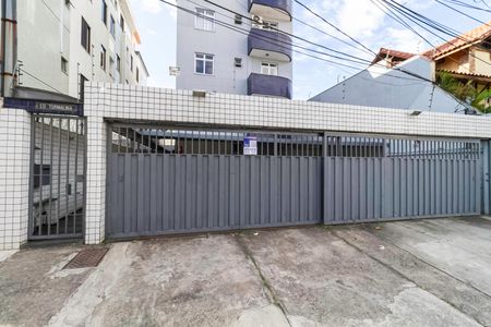 Apartamento à venda com 120m², 3 quartos e 1 vaga Apartamento à venda com 120m², 3 quartos e 1 vagaFachada